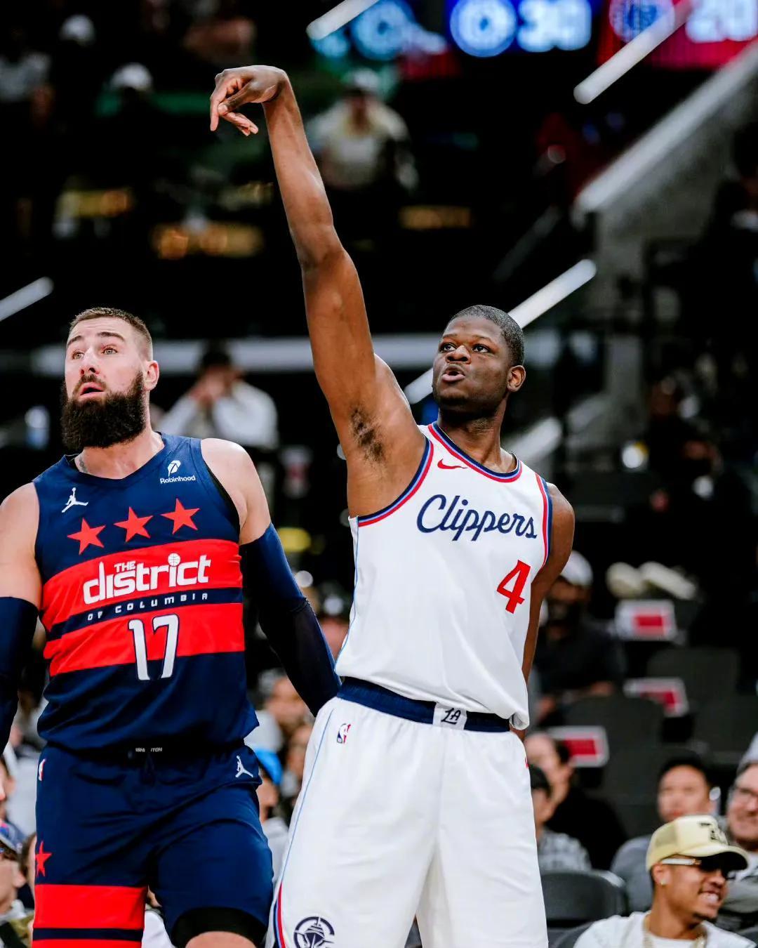 关于快船队遭遇失利，主力球员伤退成疑的信息