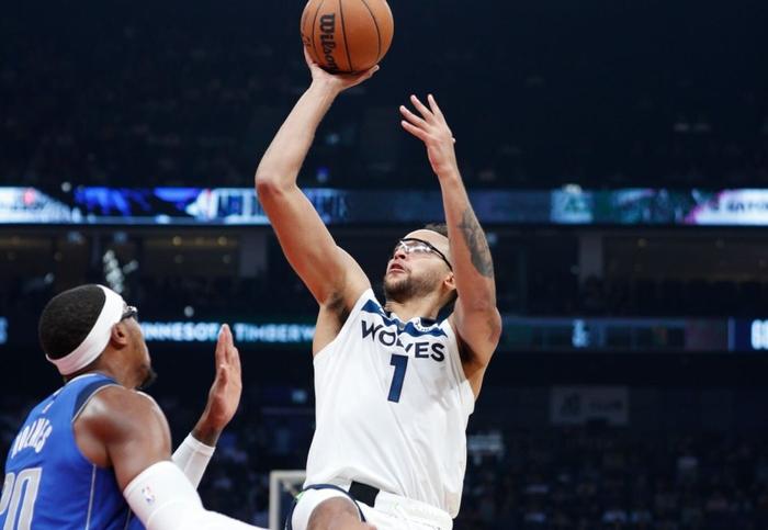 唐斯陷入低谷,格林连败,独行侠球队命运悬念!